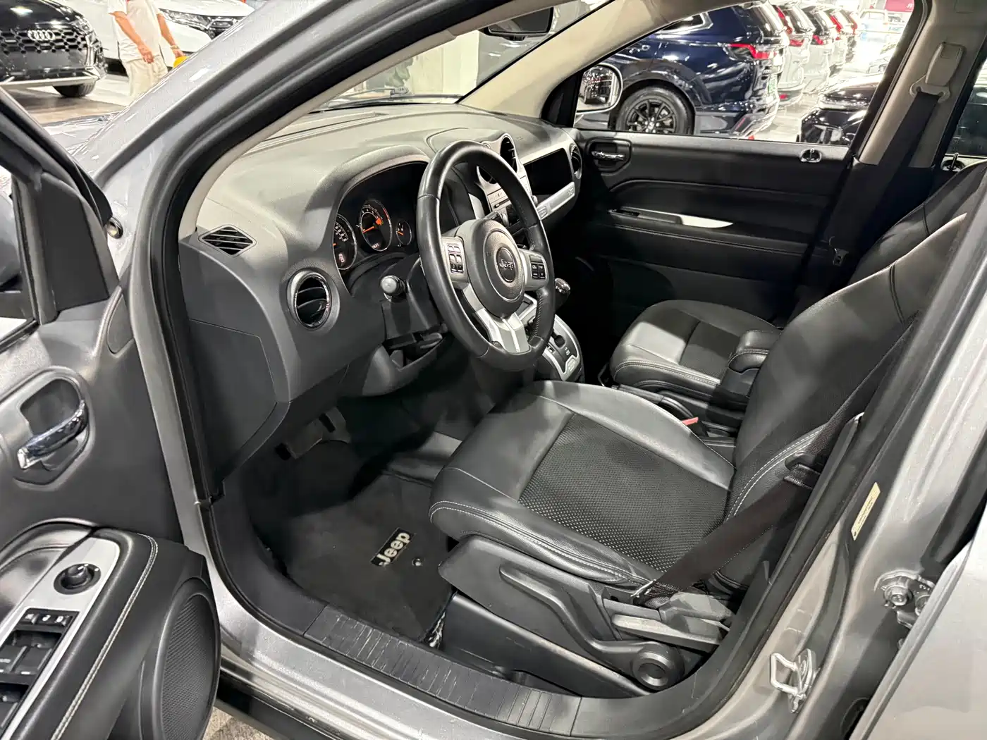 Jeep Compass (Import) 2014 2014 Facelift 2.4L 4WD Comfort Edition