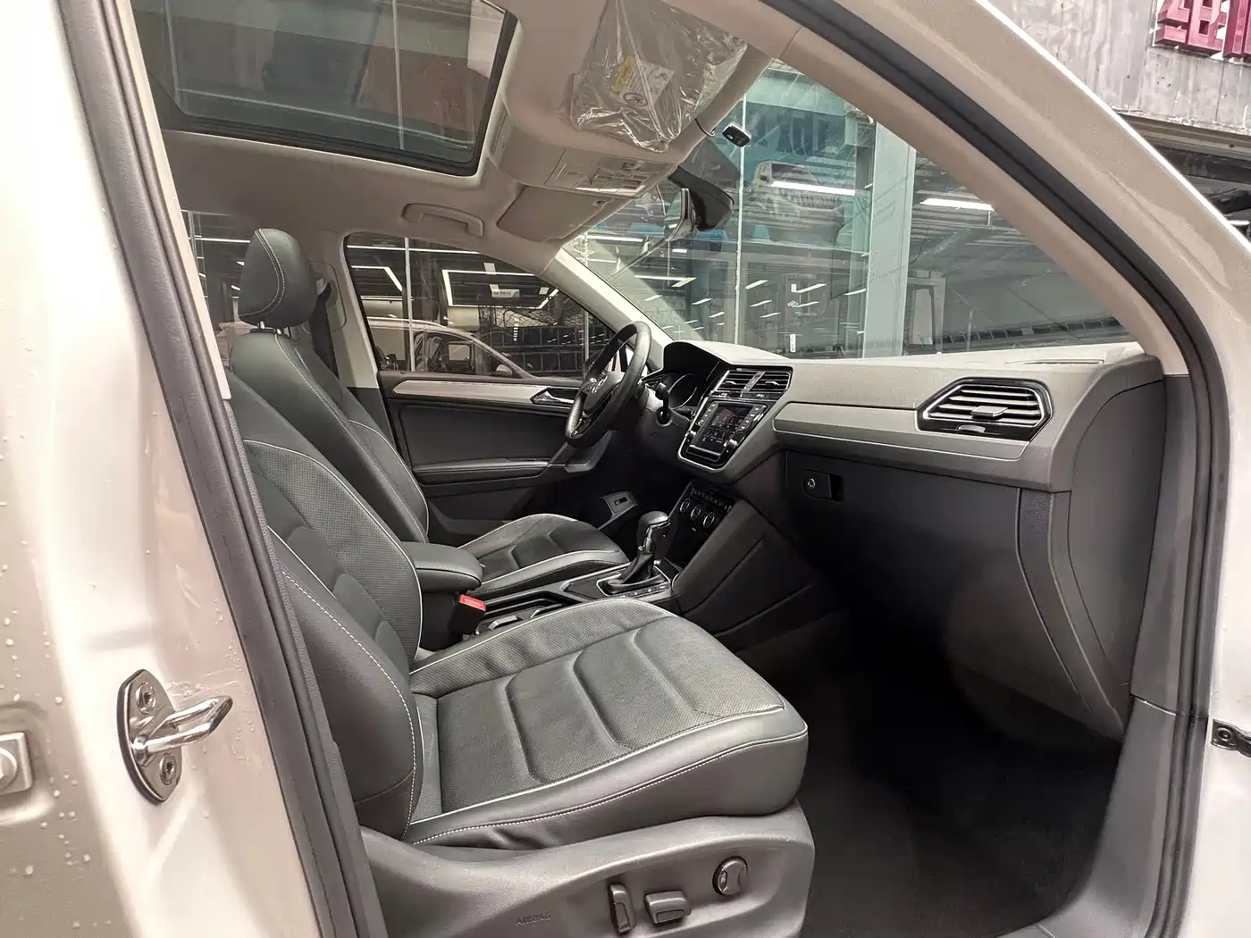 Volkswagen Tiguan L 2017 330TSI Automatic 2WD Flagship Edition фото 22
