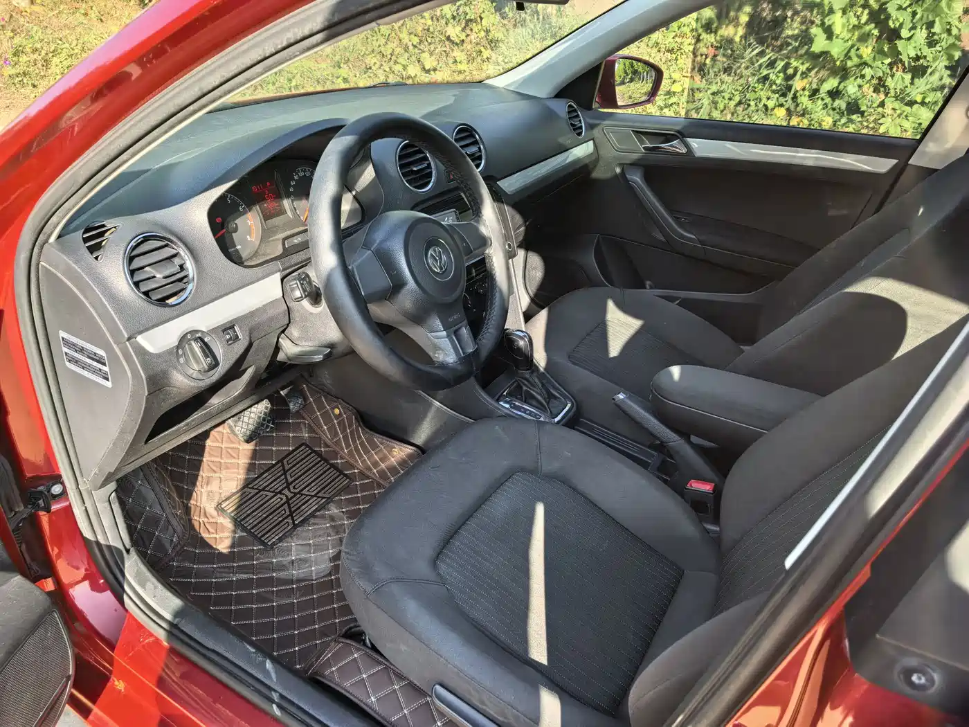 Volkswagen Jetta 2015 1.6L Auto Comfort фото 7