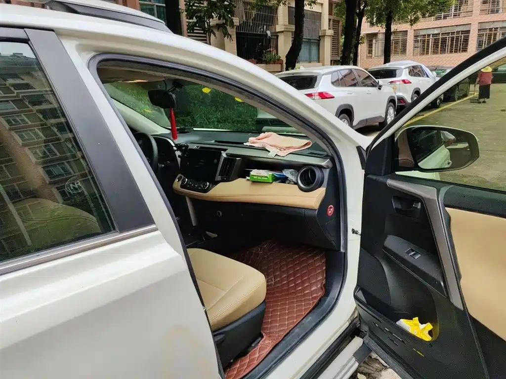 Toyota RAV4 Rongfang 2016 2.0L CVT 2WD Trend (China V) фото 20