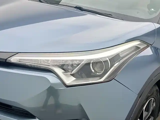 Toyota C-HR 2021 2020 Model 2.0L Leading
