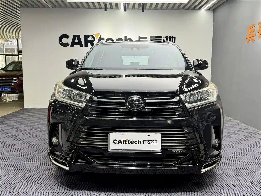 Фото 2 - Toyota Highlander