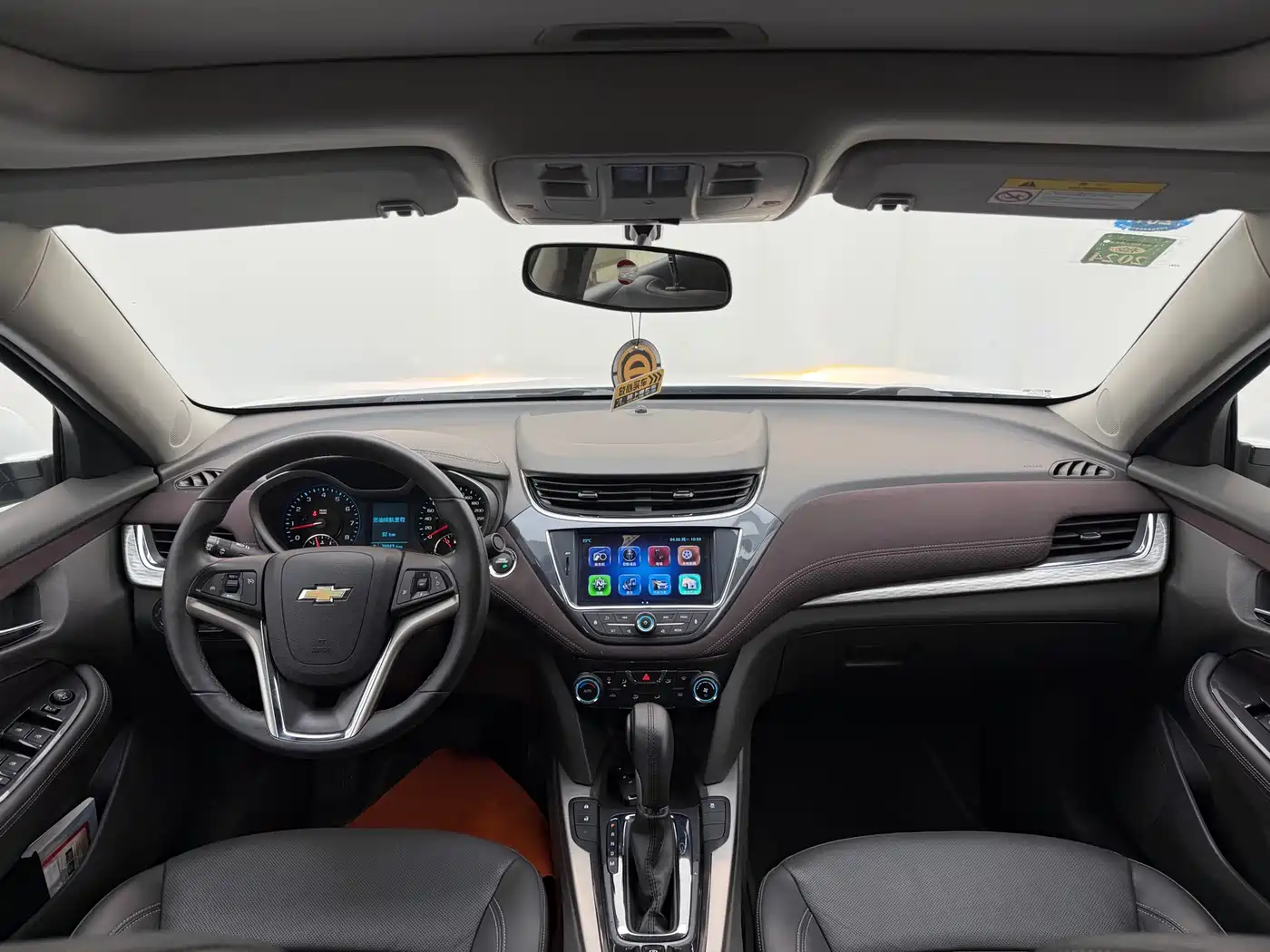Chevrolet Malibu 2016 2.0L Automatic Luxury фото 9