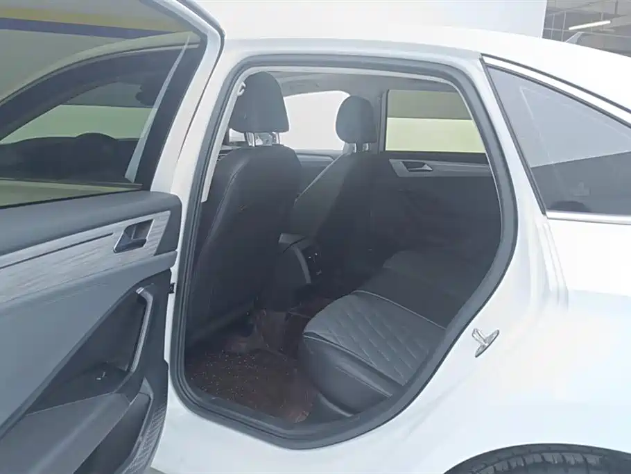 Volkswagen Sagitar 2023 300TSI DSG Surpassing Edition фото 11