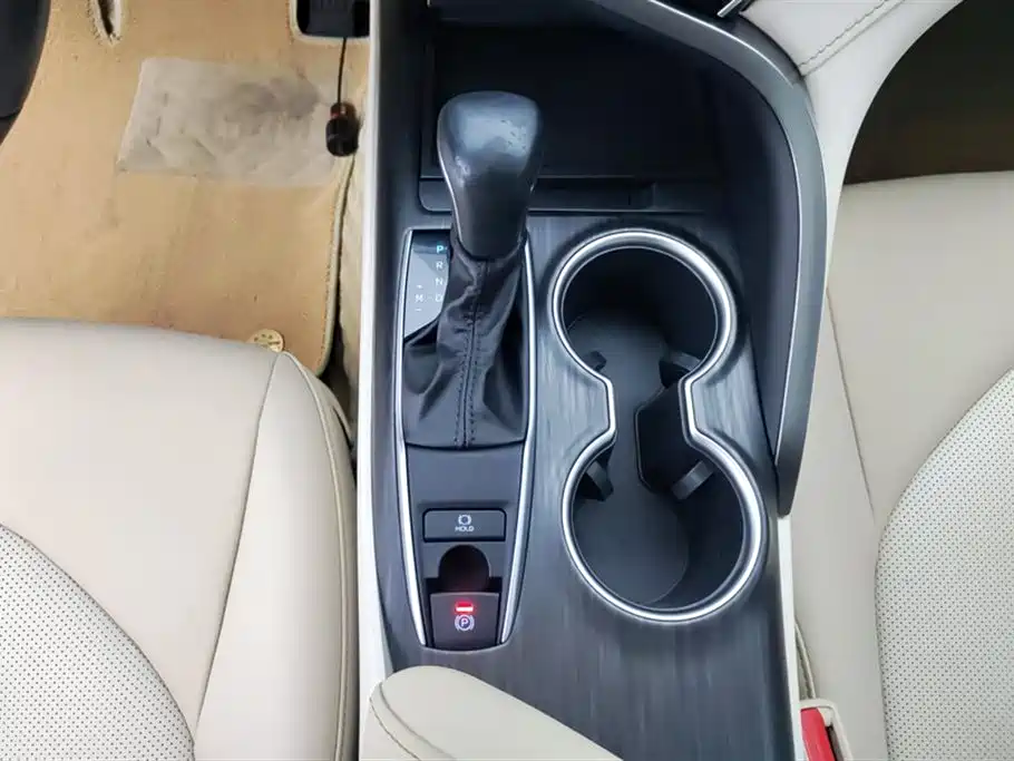 Toyota Camry 2021 2.0G Luxury Edition фото 16