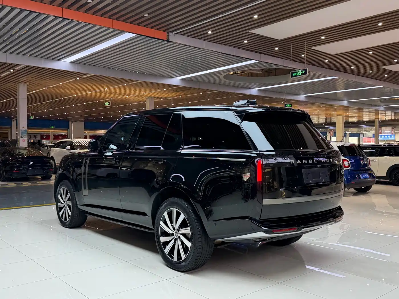 Land Rover Range Rover 2025 2025 3.0 L6 360PS Golden Age Edition