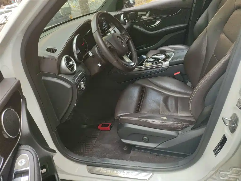 Mercedes-Benz GLC 2017 GLC 260 4MATIC Luxury фото 7