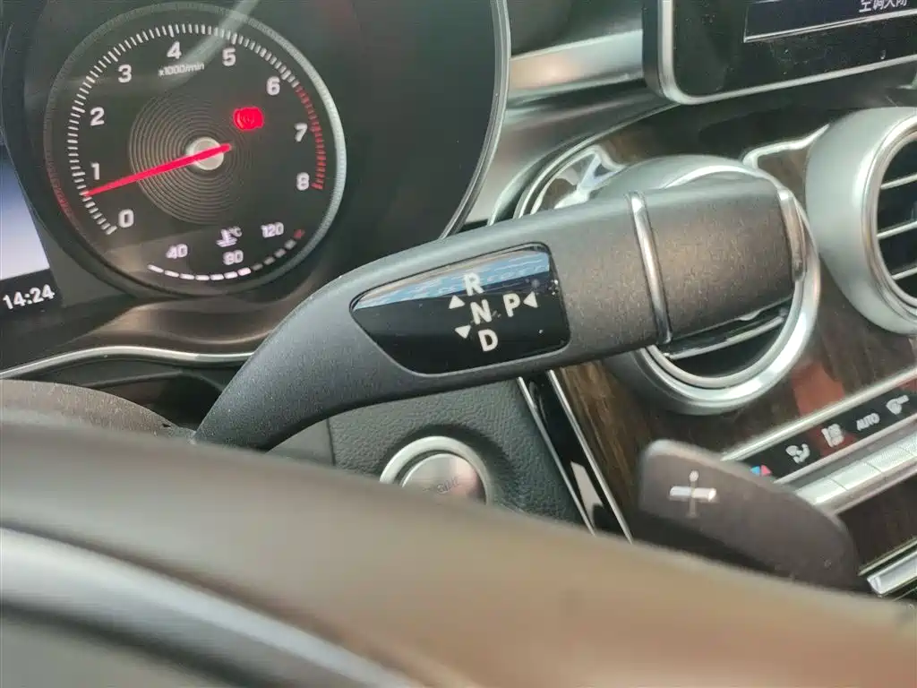 Mercedes-Benz GLC 2017 GLC 260 4MATIC Luxury фото 6