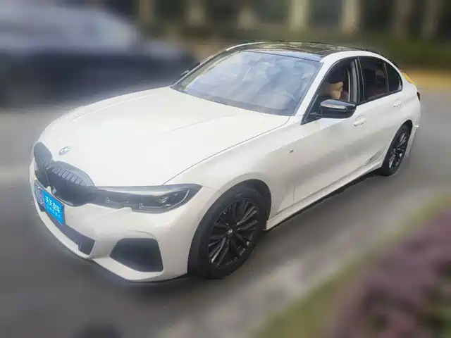 BMW 3 Series 2022 330i M Sport Shadow Edition — фото 1