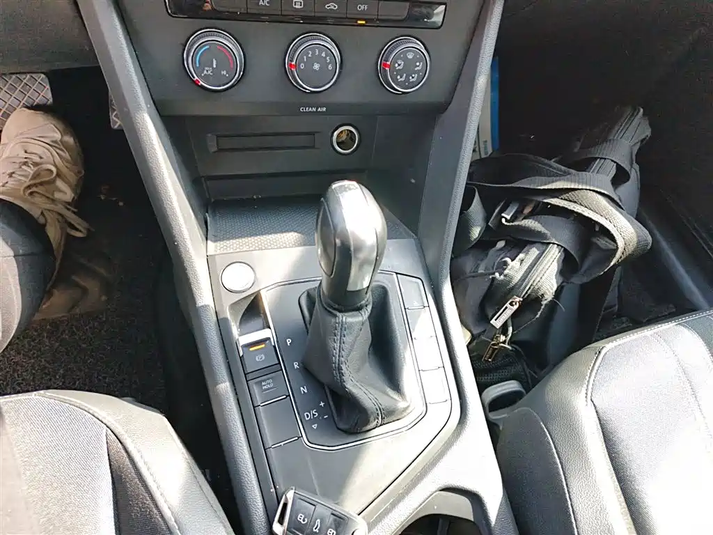 Volkswagen Tiguan L 2022 330TSI Automatic 2WD Comfort Edition фото 10