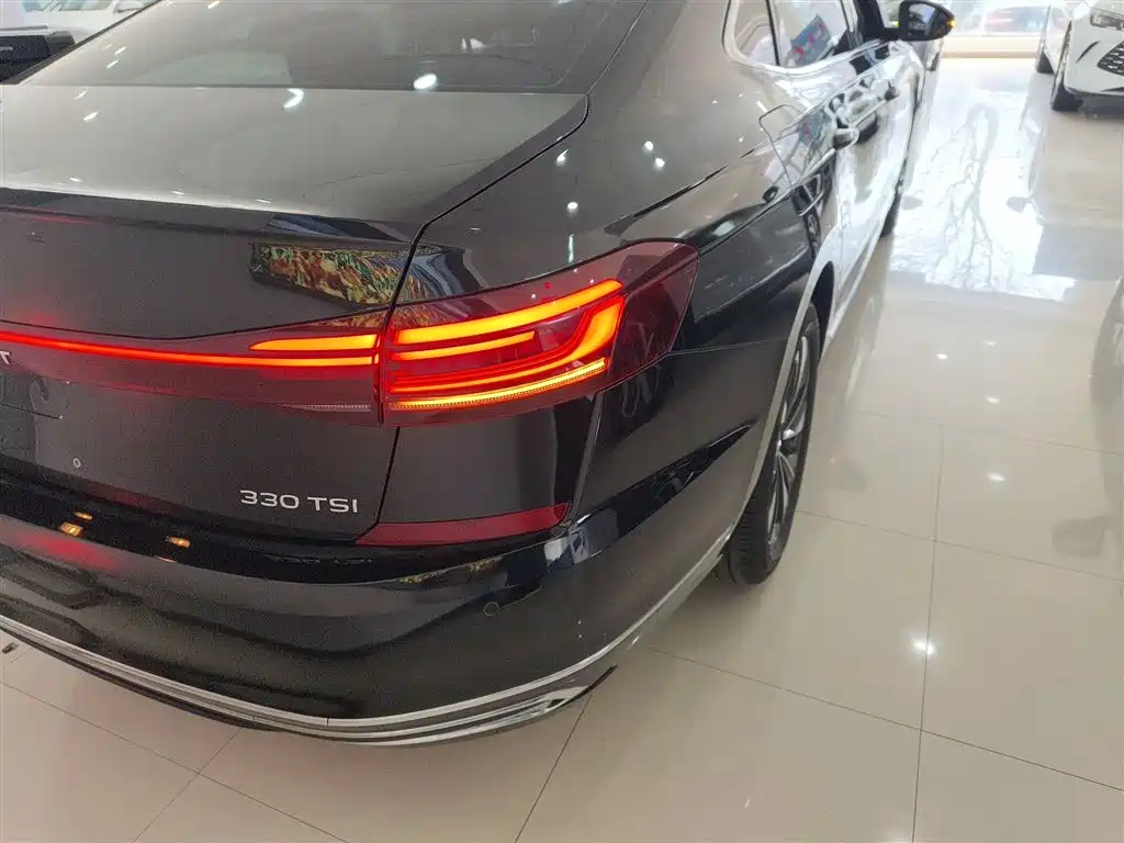 Volkswagen Passat 2022 330TSI Starlight Elite Edition фото 24
