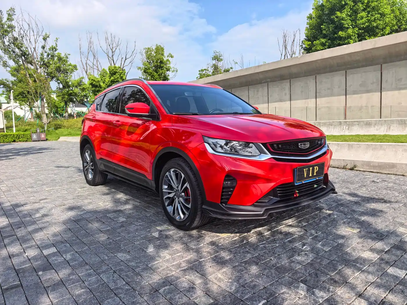 Фото 3 - Geely Coolray