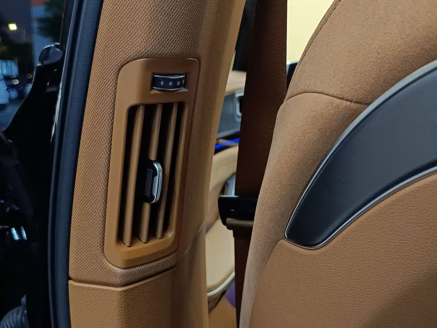 Hongqi H9 2025 2025 2.0T 2WD Qi Chang Private Style Edition 5-seater