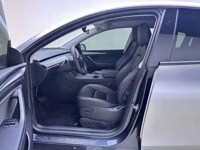 Фото 12 - Tesla Model Y