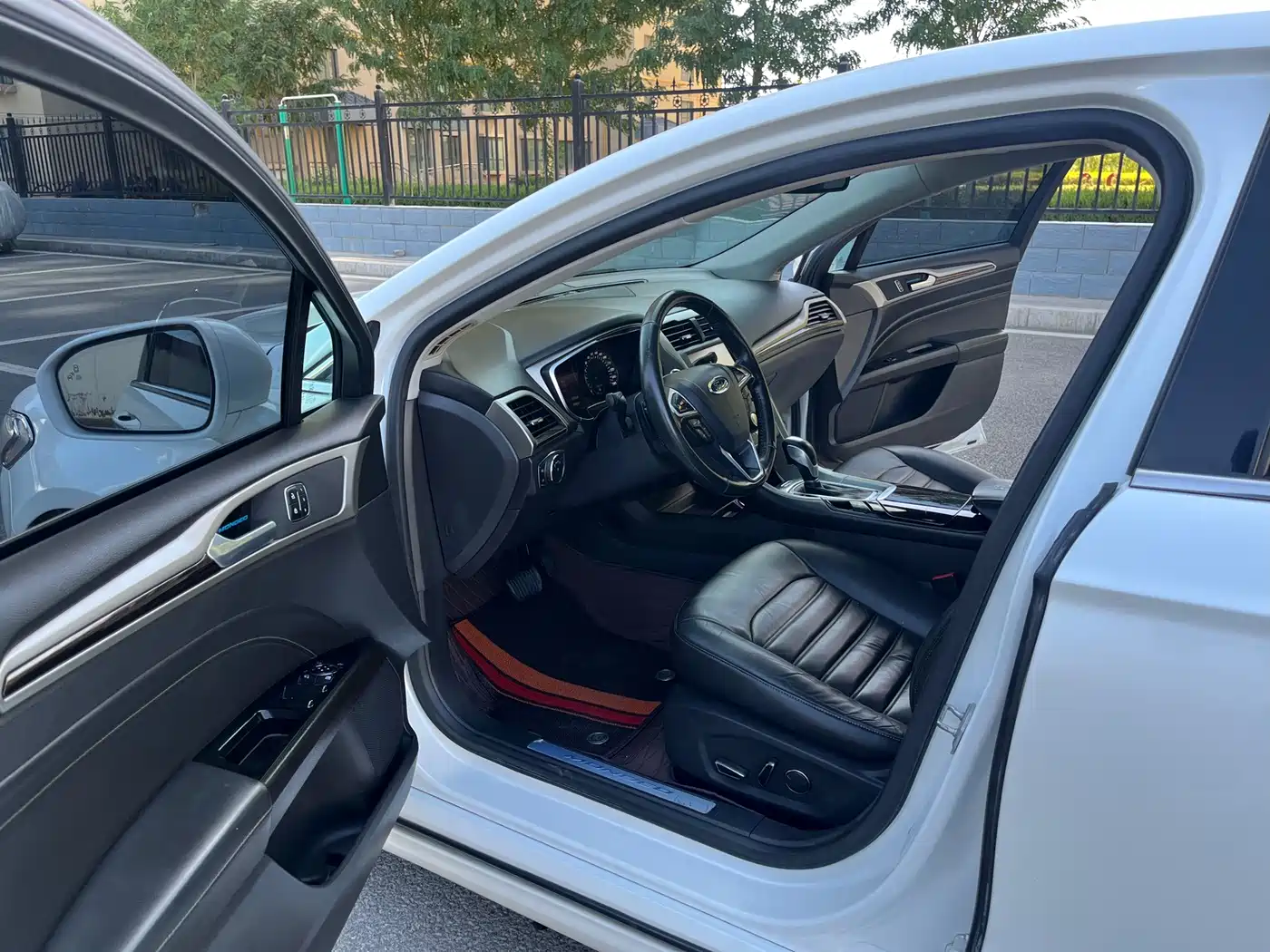 Фото 4 - Ford Mondeo