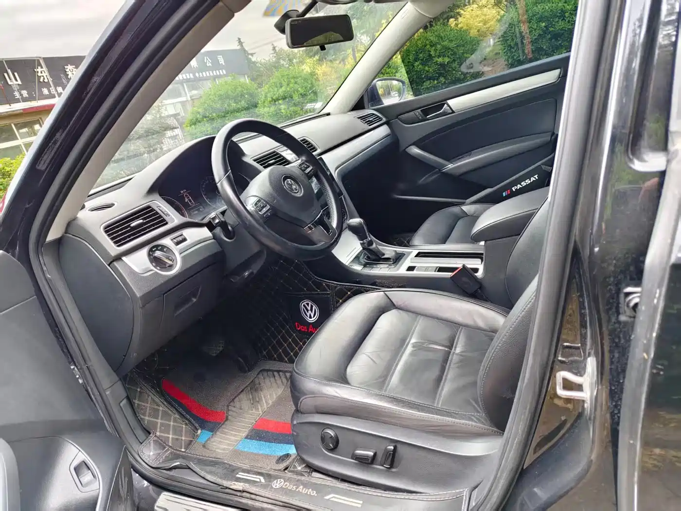 Volkswagen Passat 2015 1.8TSI DSG Honor Edition фото 3