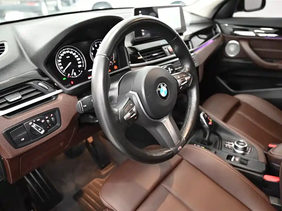 BMW X1 2022 sDrive25Li Leading фото 13