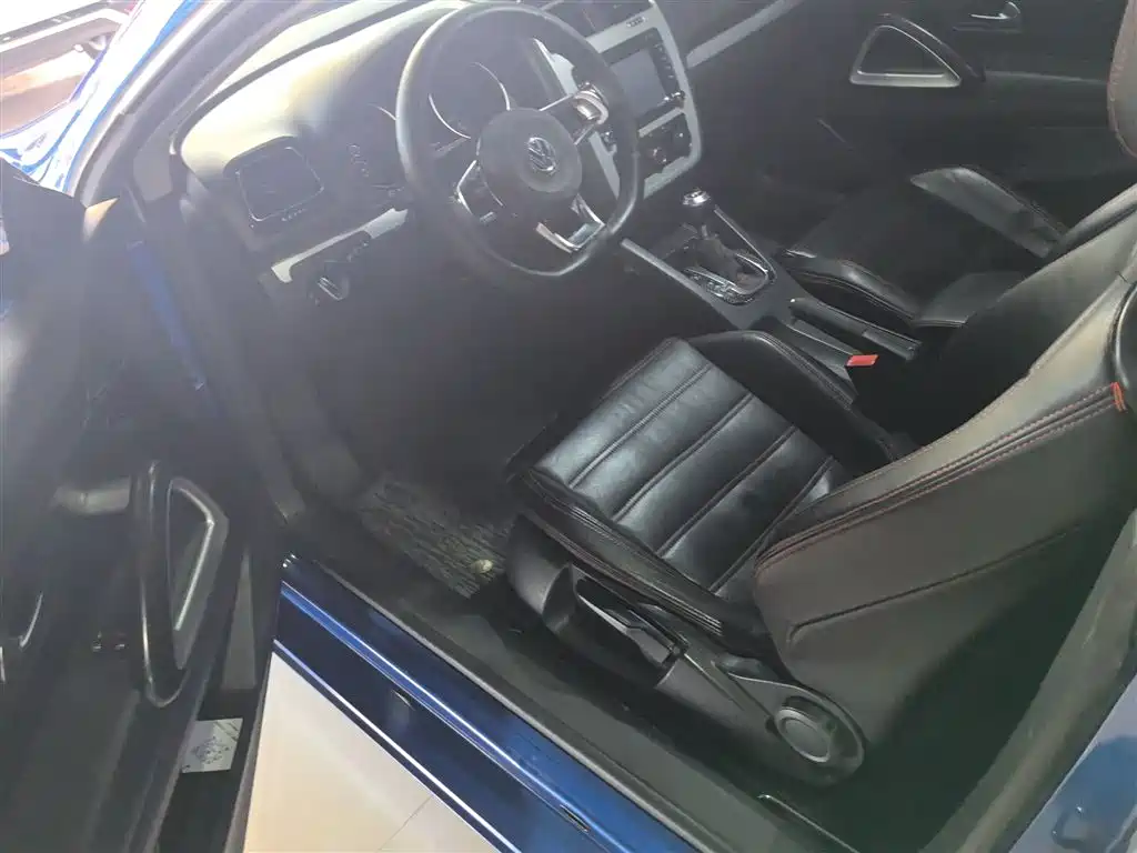 Volkswagen Scirocco 2015 1.4TSI Trend Edition фото 12