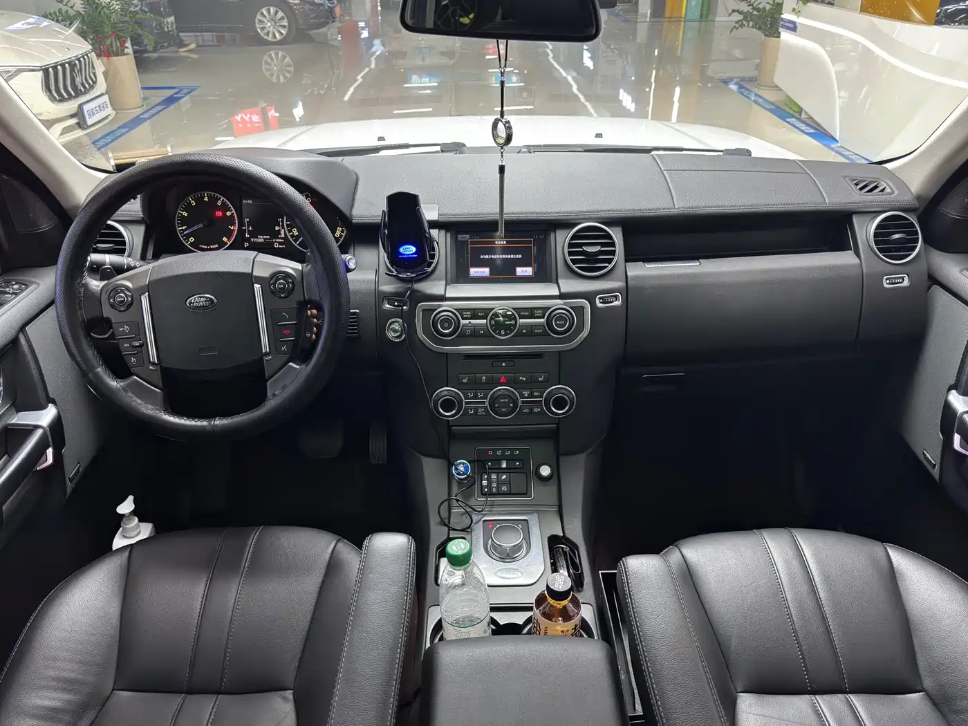 Land Rover Discovery 2016 3.0 SC Gloss Black Collector's Edition HSE фото 6