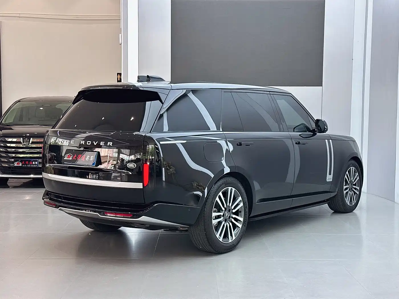 Land Rover Range Rover 2023 2023 3.0 L6 400PS Genesis Extended Version