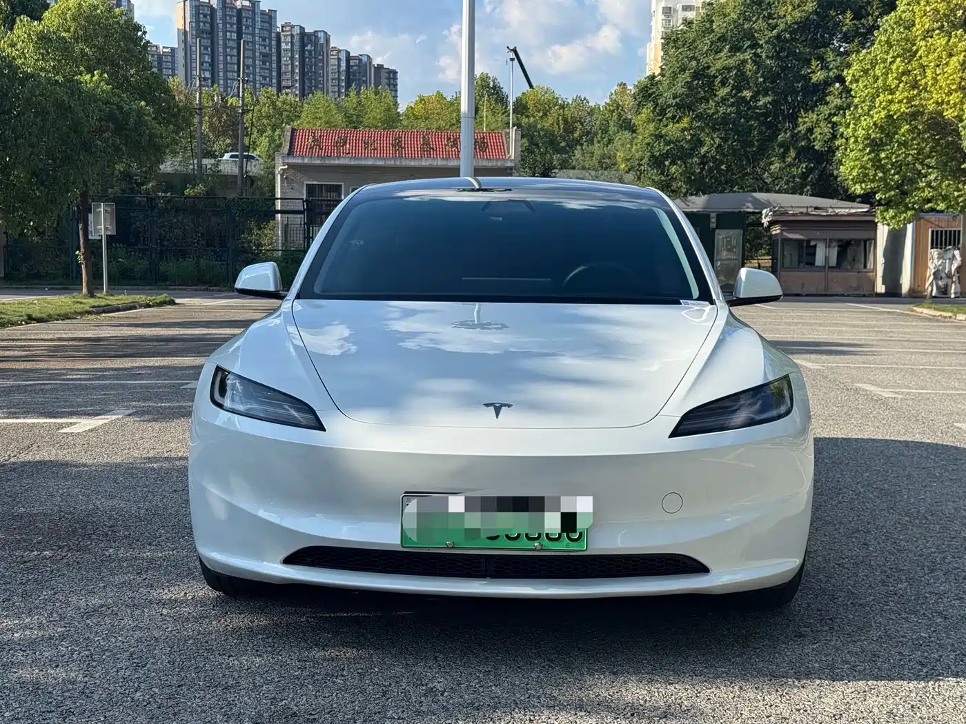 Фото 2 - Tesla Model 3