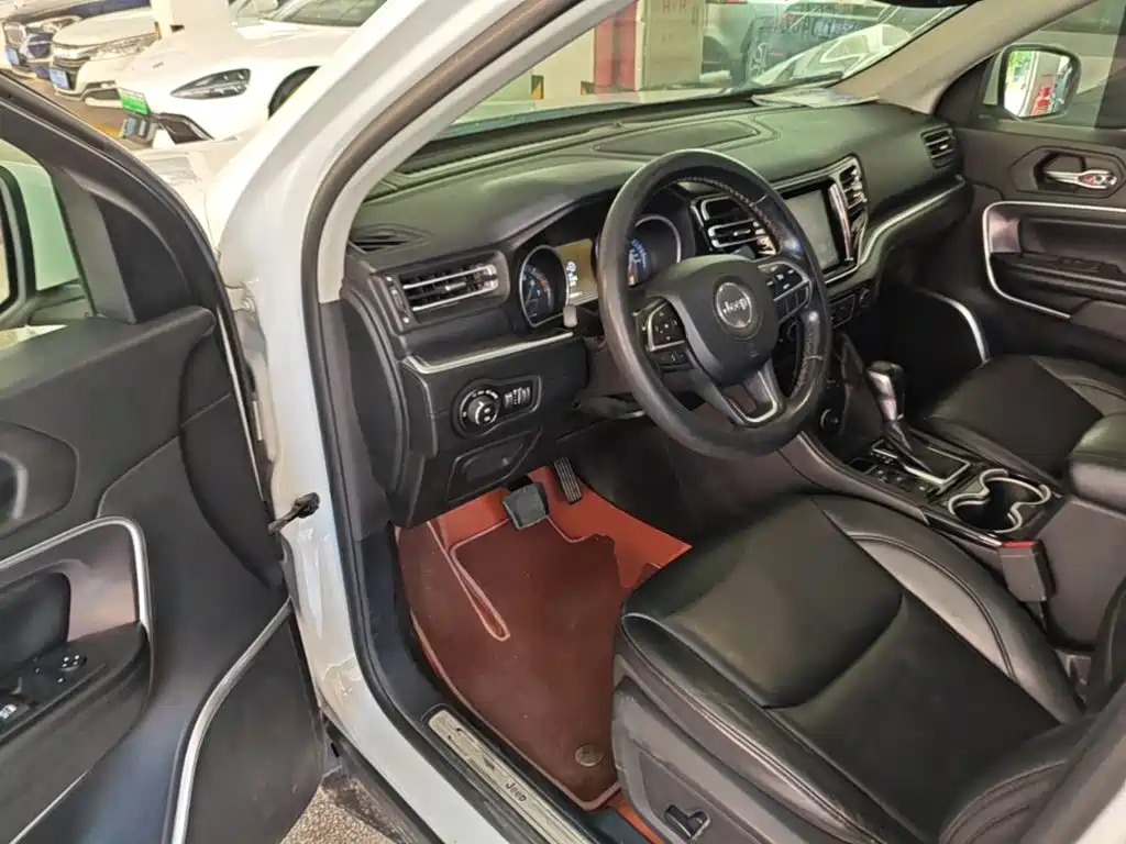 Jeep Grand Commander 2019 2018 2.0T AWD Premium Navigation Edition (China V)