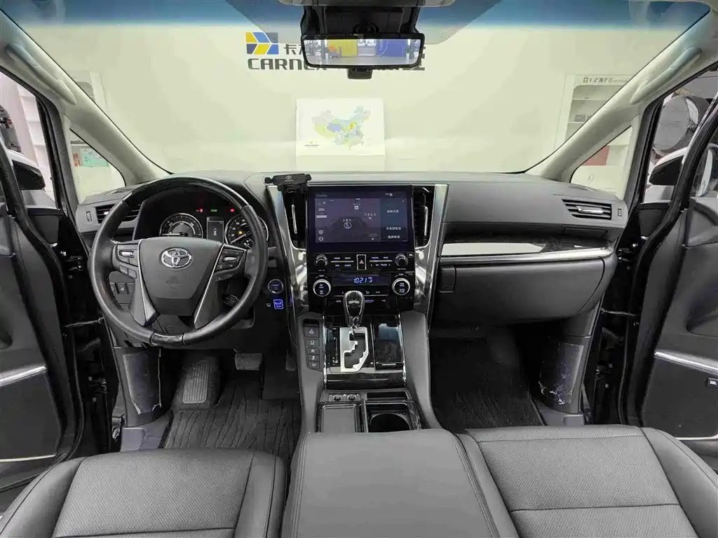 Фото 11 - Toyota Vellfire