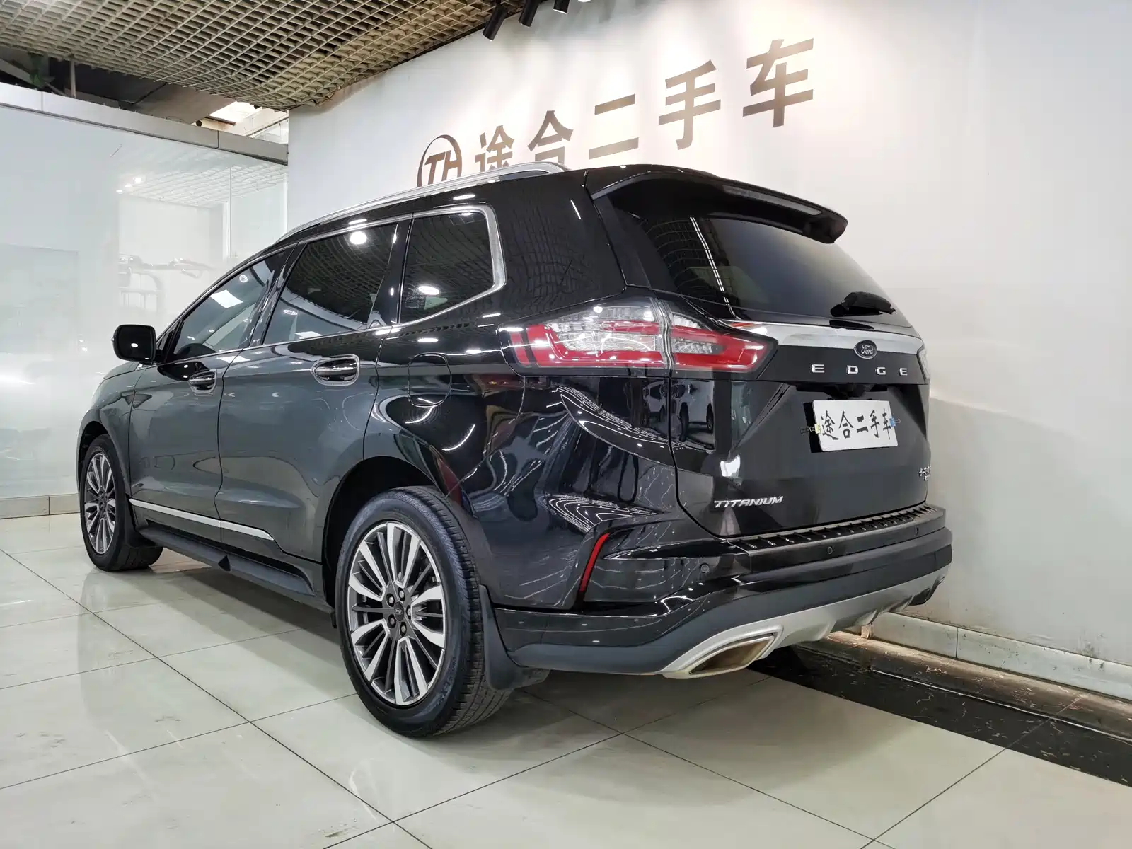 Фото 6 - Ford Edge