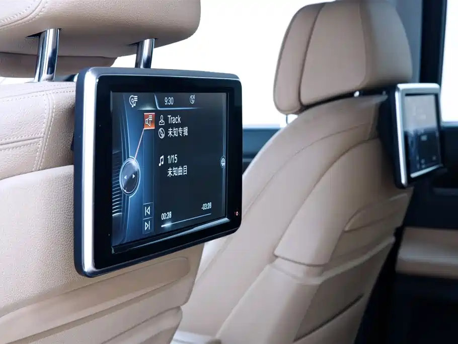 BMW 7 Series 2013 Model 740Li Luxury фото 15