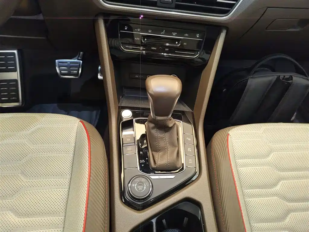 Volkswagen Tiguan L 2022 380TSI Automatic 4WD R-Line Flagship 7-Seater фото 14