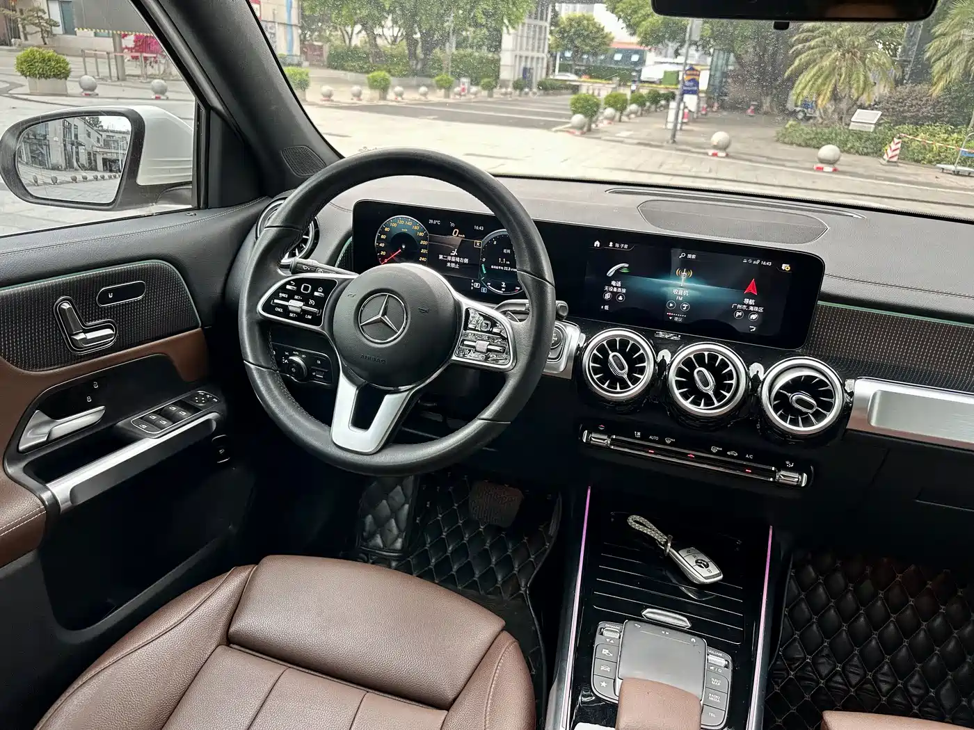 MERCEDES-BENZ GLB