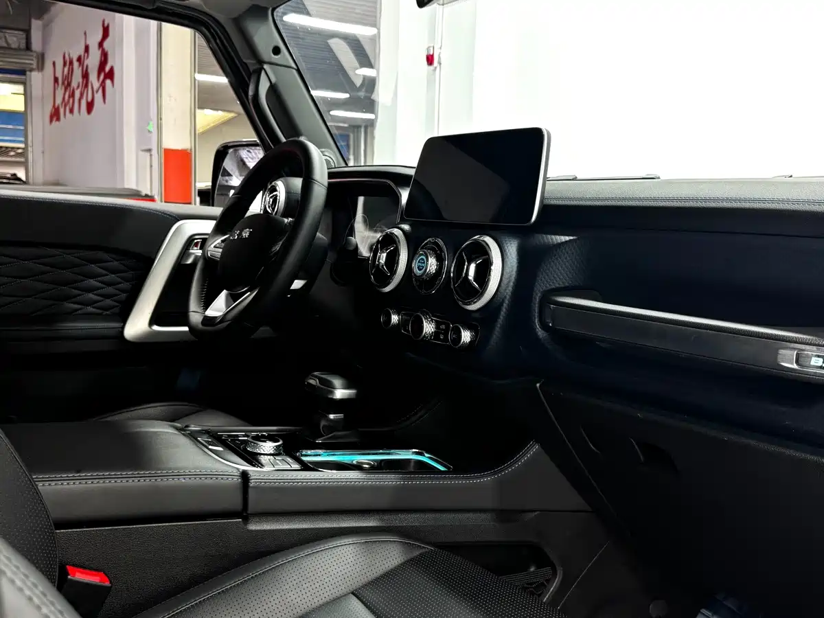 BAIC ORV Beijing Offroad BJ40 2025 2024 2.0T Urban Hunter Glory Edition