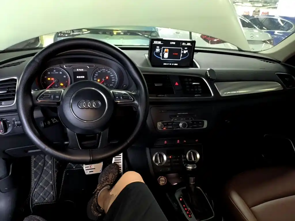 Фото 10 - Audi Q3