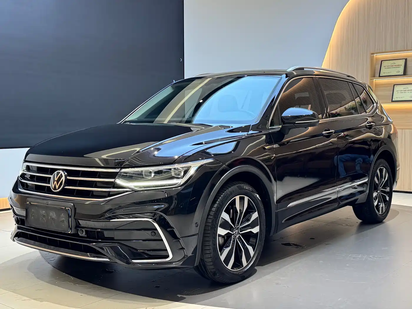 Volkswagen Tiguan L 2022 330TSI Auto 2WD R-Line Premium Edition