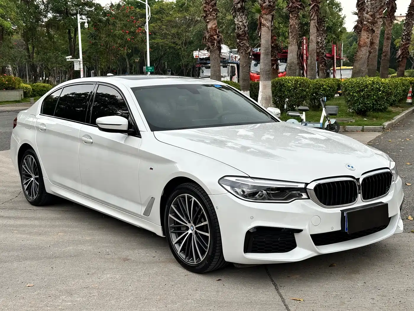 BMW 5 Series 2020 530Li Exclusive M Sport Package фото 3