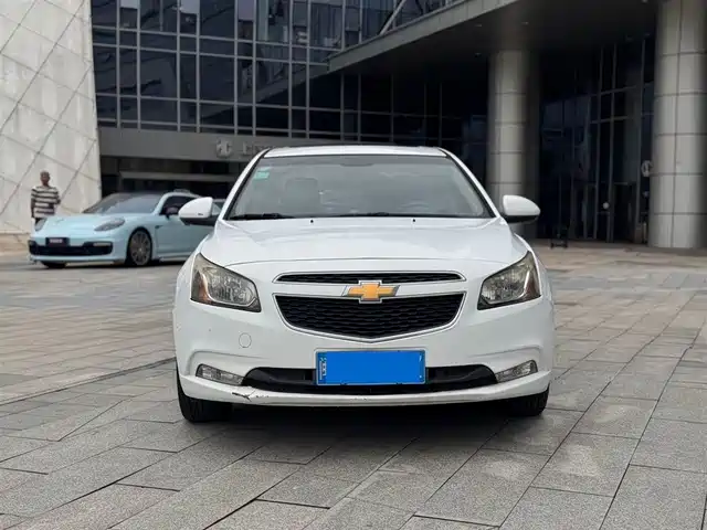 CHEVROLET CRUZE