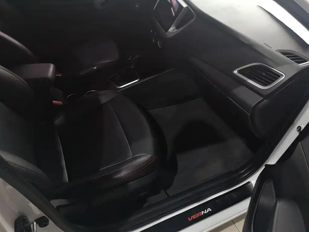 Hyundai Verna 2020 1.4L CVT TOP Elite Edition фото 25