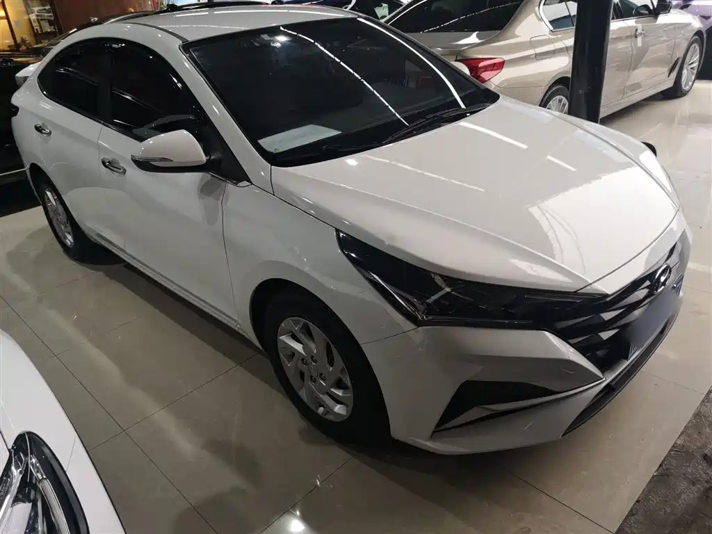 Hyundai Verna 2020 1.4L CVT TOP Elite Edition фото 4