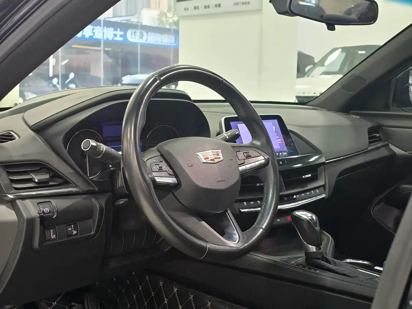 Cadillac CT4 2023 2022 28T Fashion Style