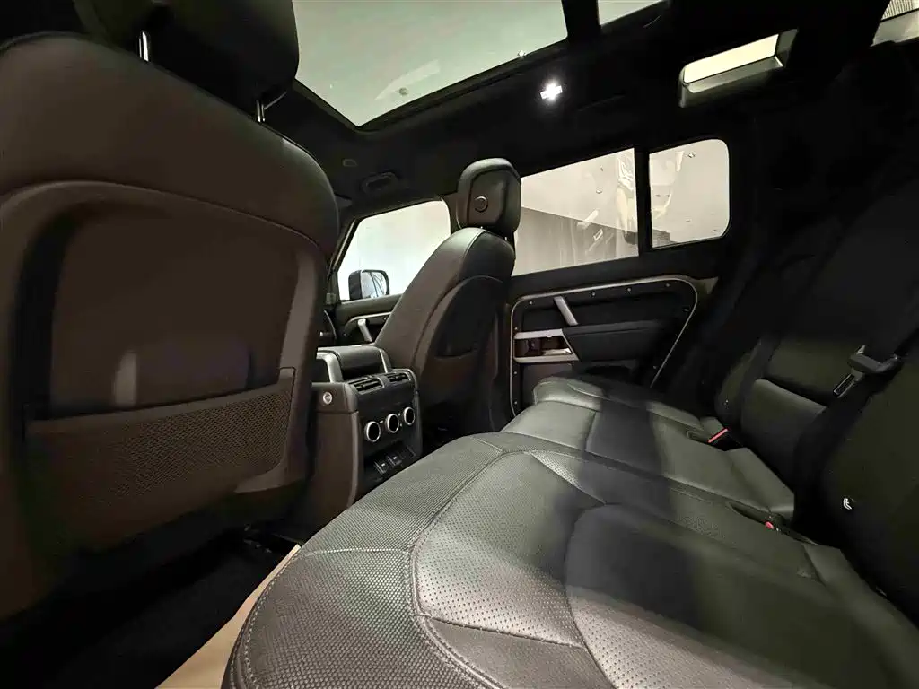 Land Rover Defender 2023 Facelift 110 3.0T P400 X-DYNAMIC HSE фото 17