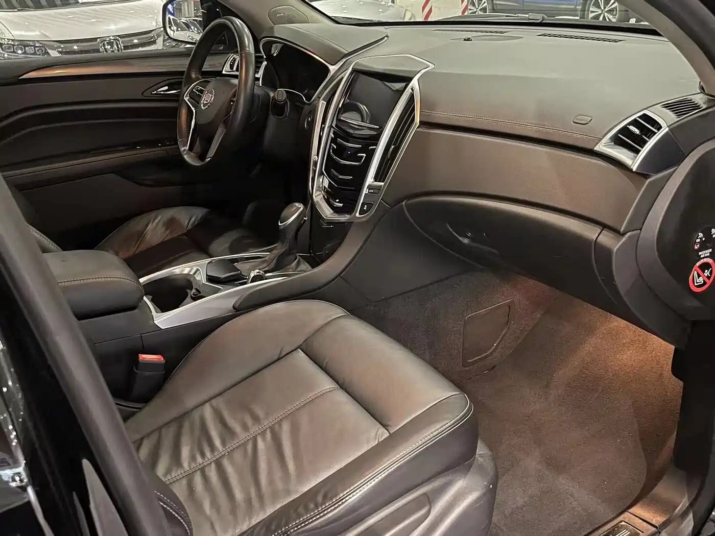 Cadillac SRX 2015 3.0L Comfort фото 8