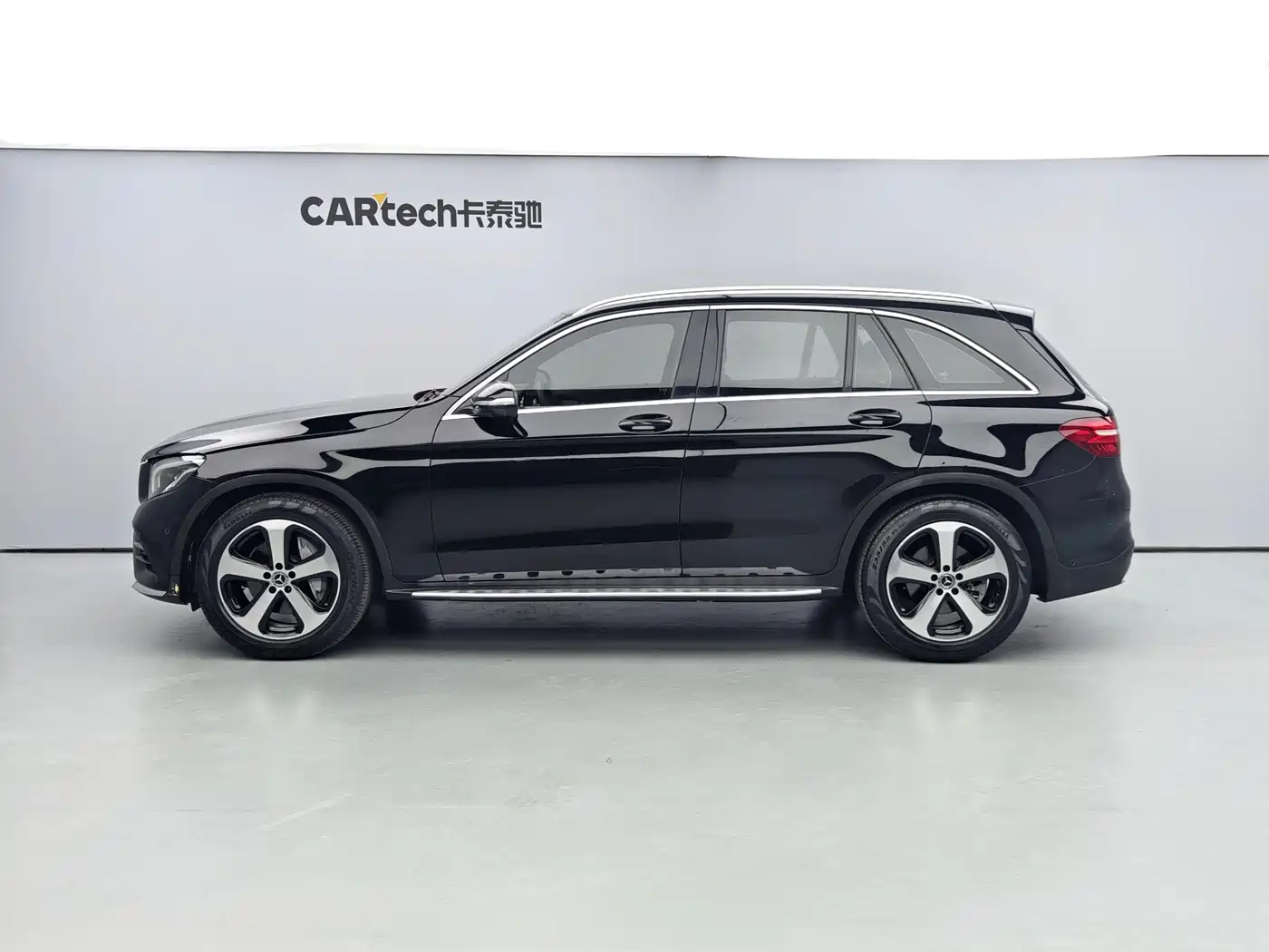 Mercedes-Benz GLC 2018 GLC 260 4MATIC Luxury фото 3