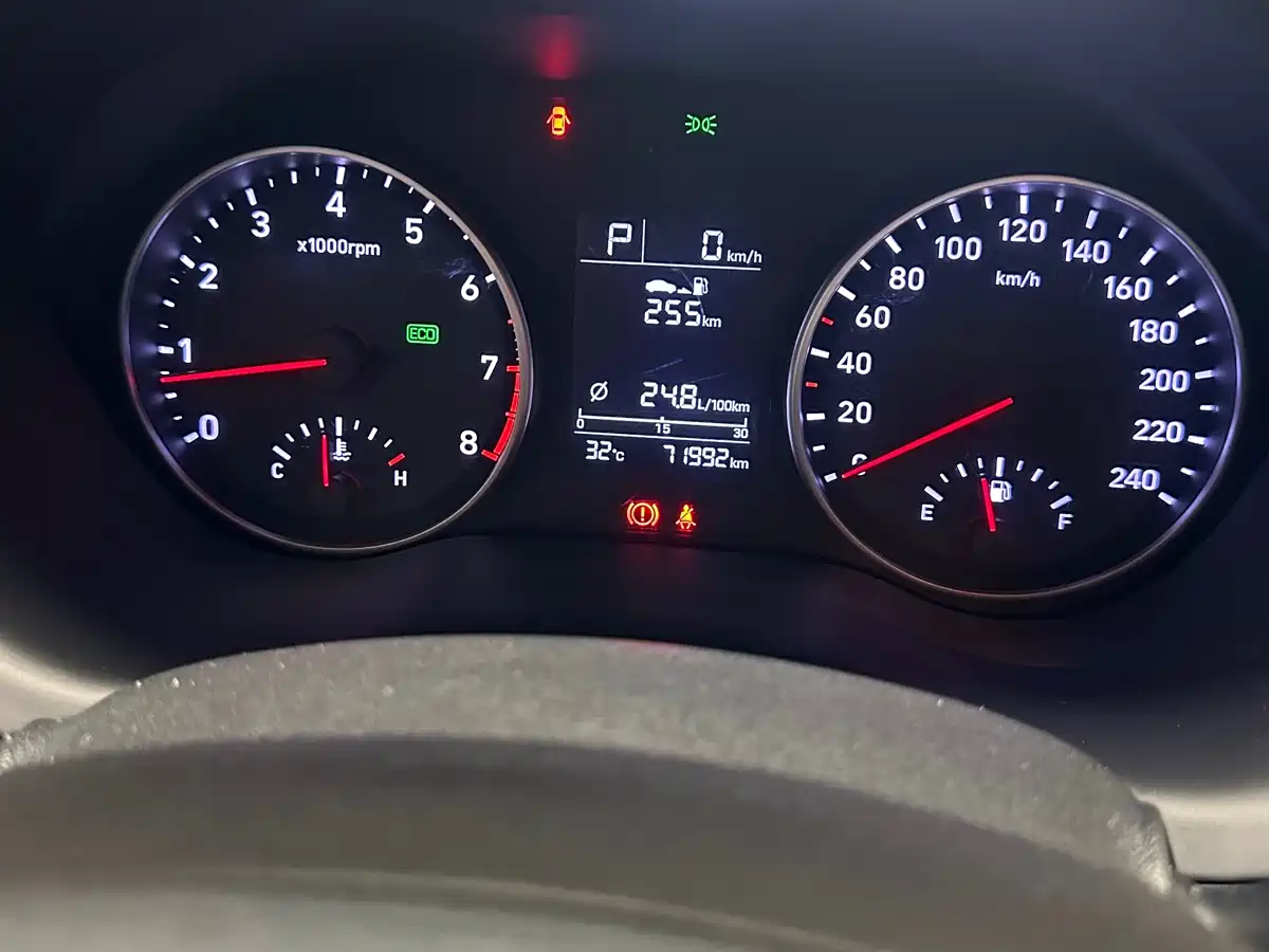 Hyundai Elantra 2018 1.6L Automatic Pleasing Edition GL China VI фото 15