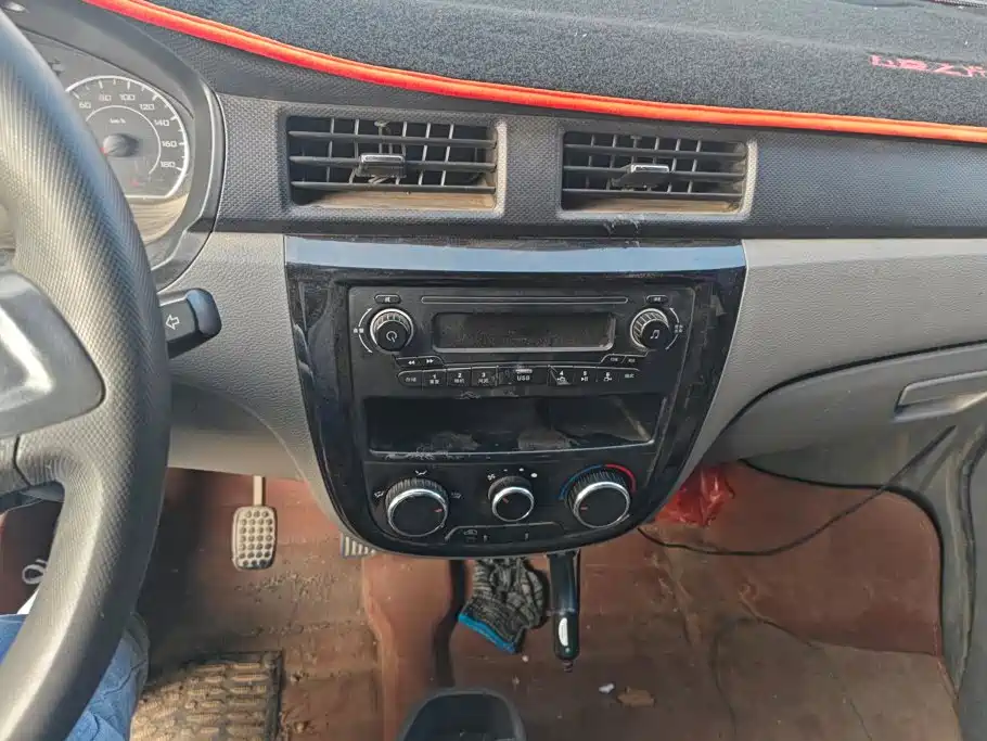 Wuling Motors Wuling Zhiguang 2016 2015 1.2L S Standard LSI