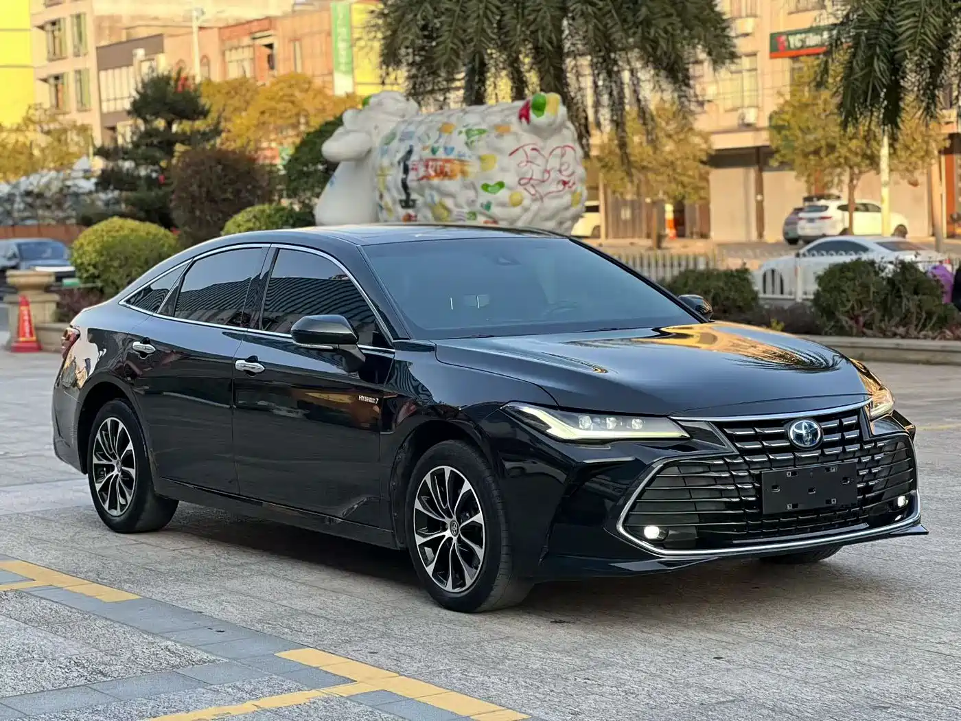 Toyota Avalon 2022 Hybrid 2.5L Luxury Edition фото 3