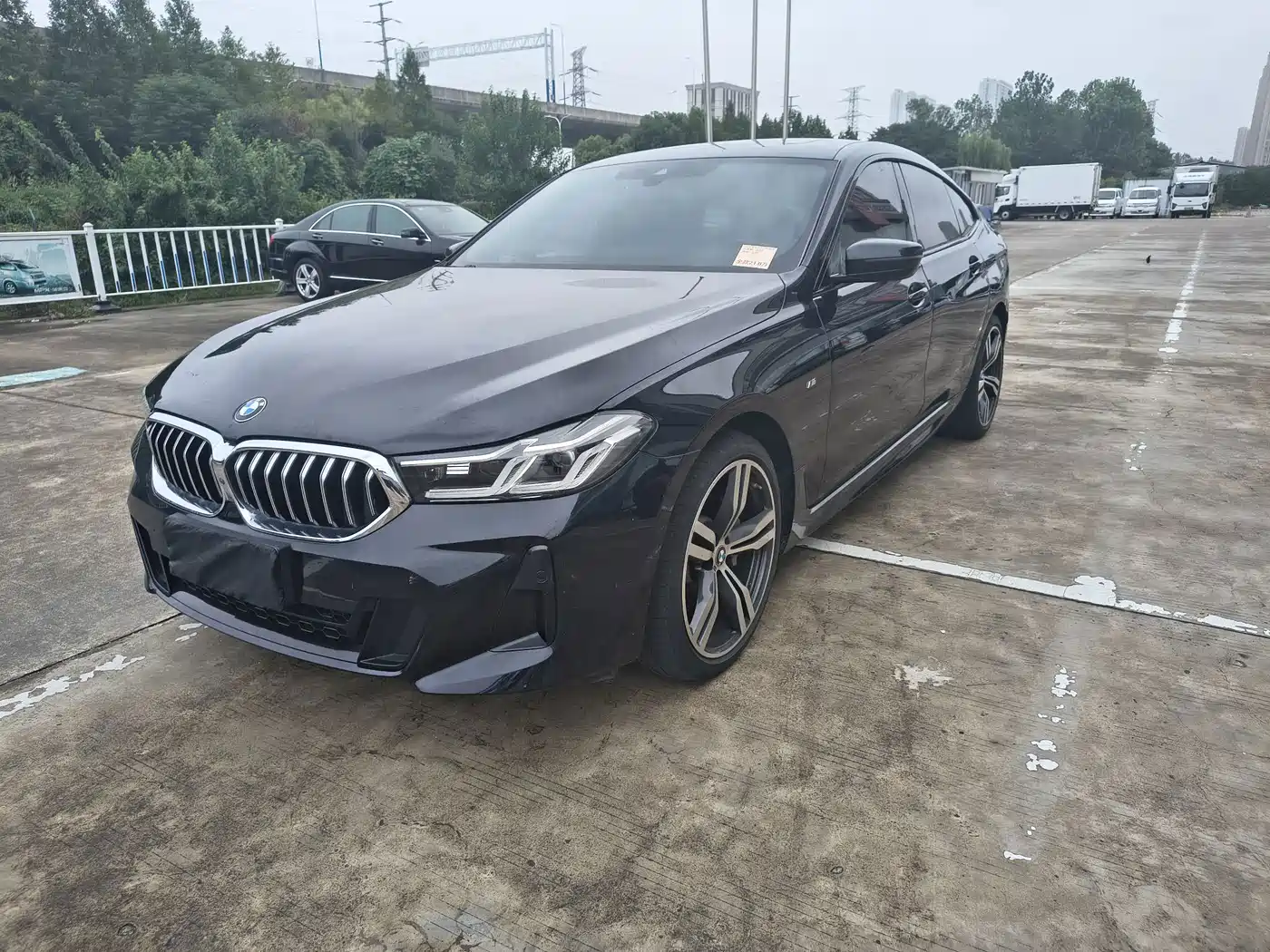 Photo 1 - BMW 6 Series GT