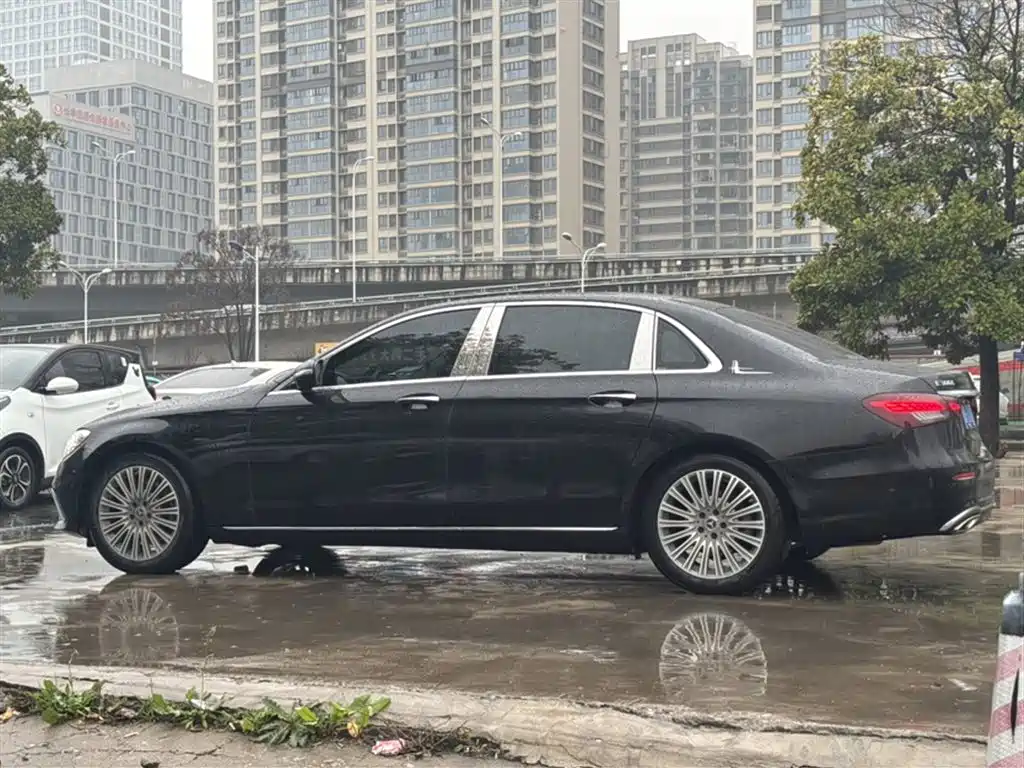 Mercedes-Benz E-Class 2023 E 300 L Fashion фото 8