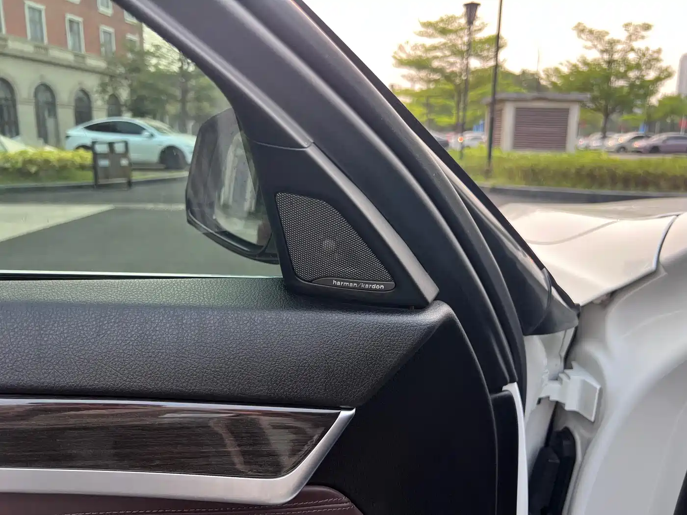 BMW 5 Series 2017 525Li Luxury Design Package фото 15