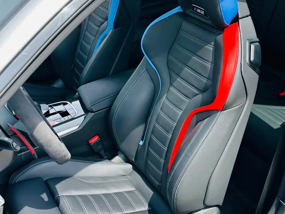 BMW M2 2024 M2 фото 18