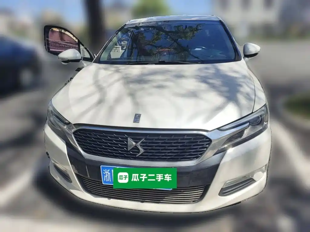 DS 5LS 2014 2014 1.8L Automatic Comfort VTi140